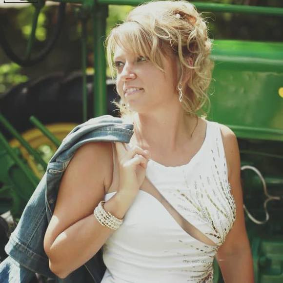 Meet your Posher, Annie - Picture 1 of 1